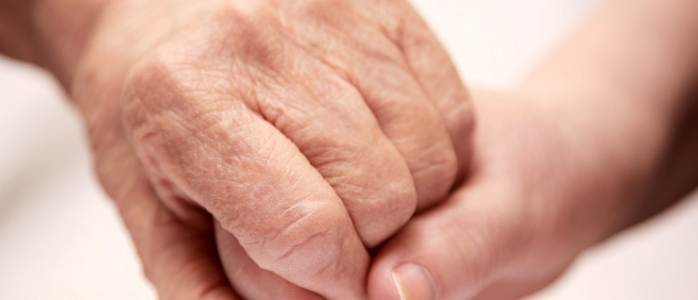 Mit einem Vermächtnis oder einer Erbschaft setzen Sie ein unvergessliches Zeichen und unterstützen aktion leben bei ihrer Arbeit für schwangere Frauen in Not. (© shutterstock)