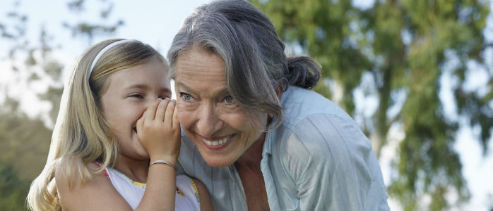 Eine besondere Beziehung: Enkelkinder und Großeltern (© shutterstock)